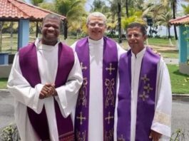 Três líderes religiosos da Diocese de Jequié, os padres Paulo Silva, Estêvão Leal e José Antônio, estão imersos no Retiro Anual do Clero.