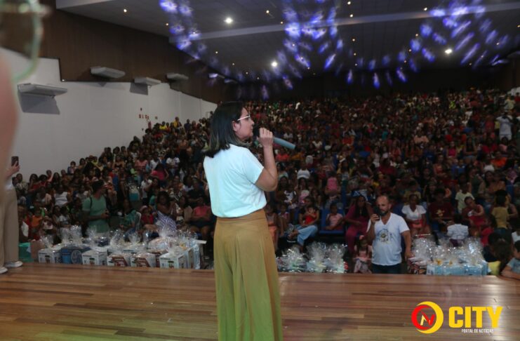 Dia das Mães com homenagens emocionantes que levaram mais de 800 mães a lotarem o auditório do centro de eventos em Itatim.