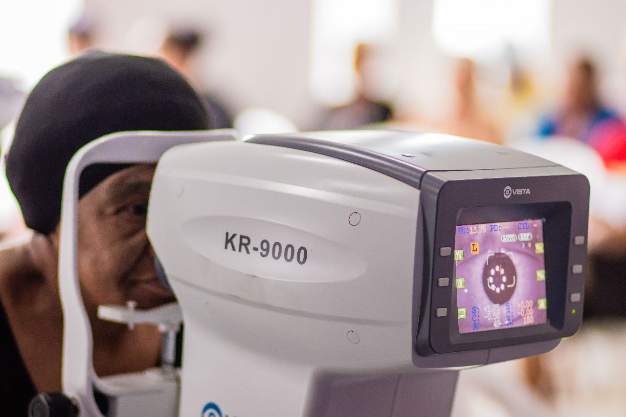 O Projeto Mais Visão teve um impacto significativo em Itatim, onde uma carreta equipada com tecnologia de ponta realizou um mutirão oftalmológico